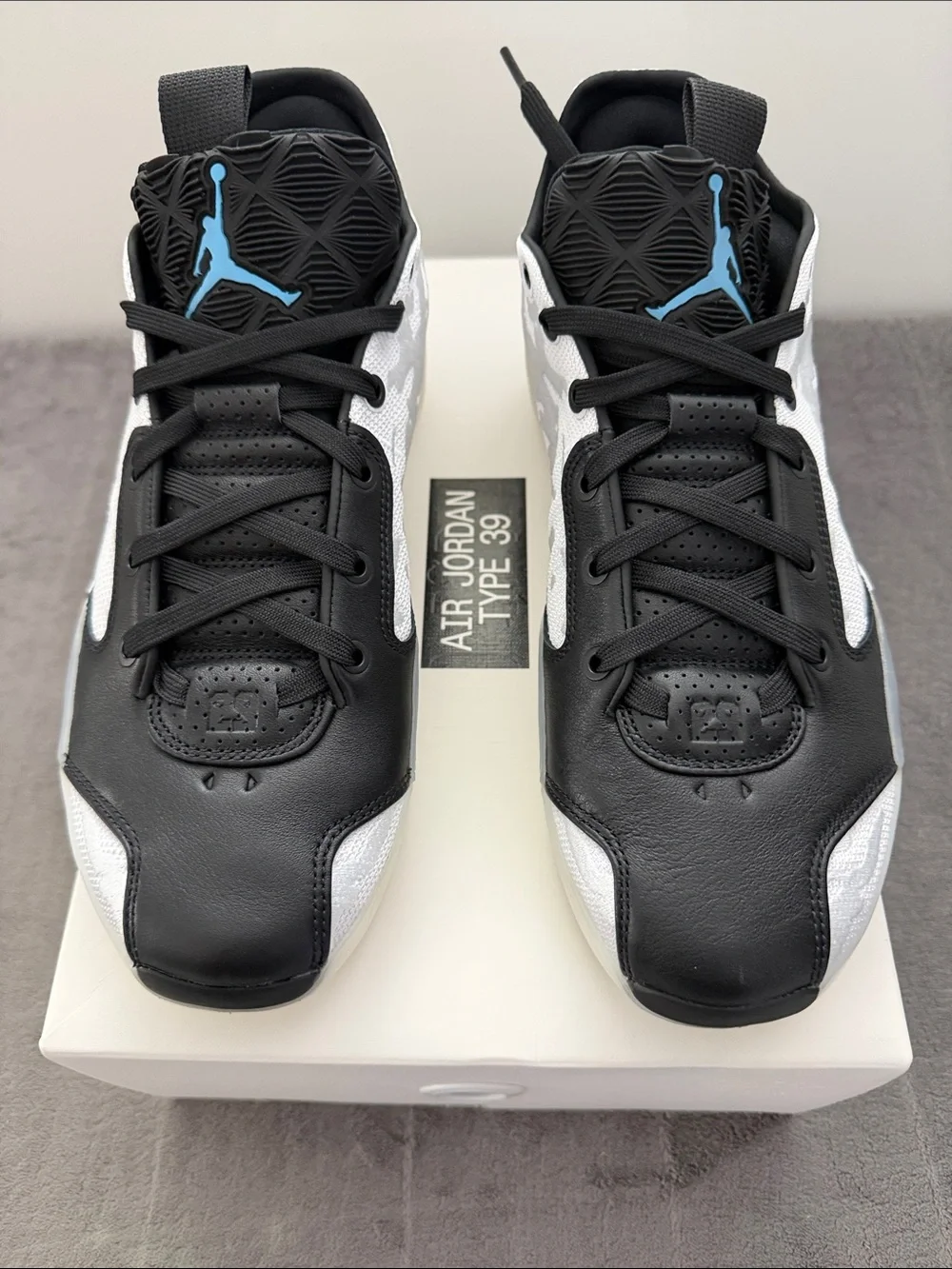 Jordan Black and White Air Jordan XXXIX Low-Top Sneakers